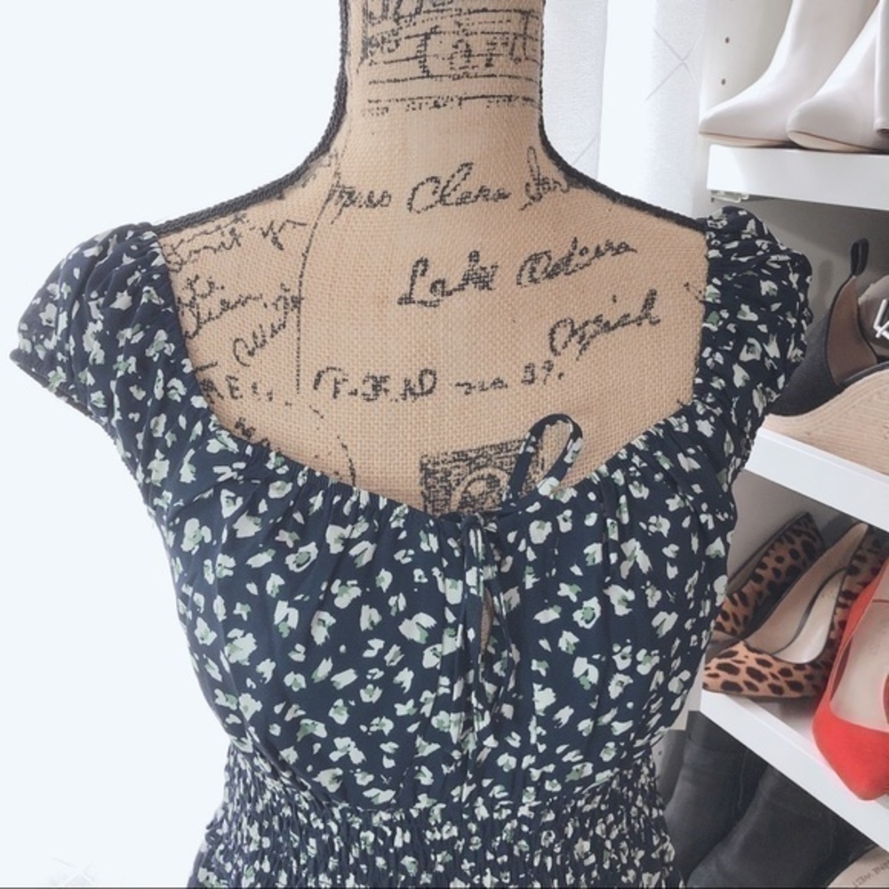 Flora dress - Picture 5 of 6